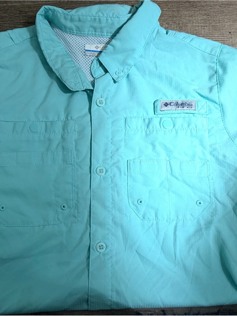 Columbia Mint Green Lightweight Button-Up Shirt